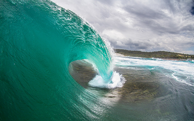Huge waves in bright blue water at Bicheno