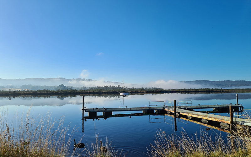 Cold morning on the Huon River