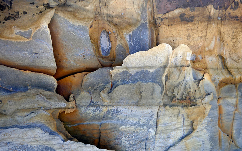 Large neutral coloured rocks