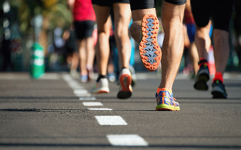 People running in a fun run