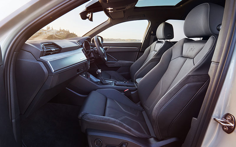 Interior of the Audi Q3 40